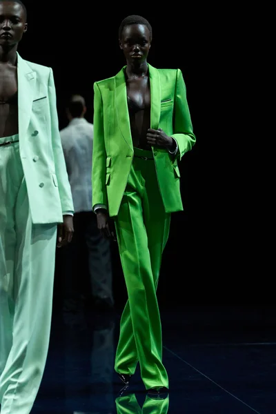 Look 49